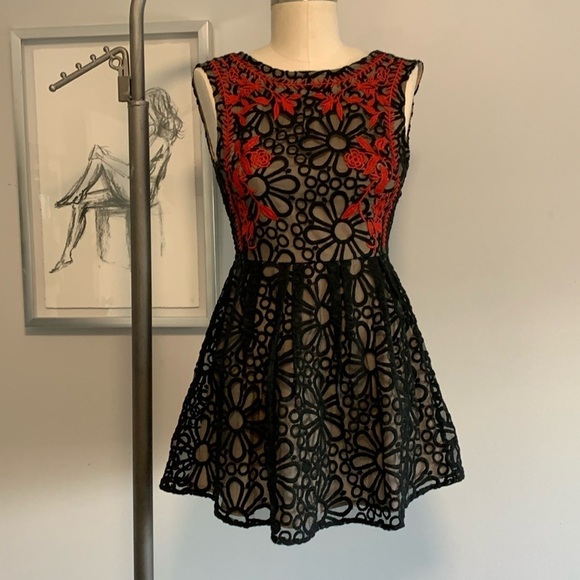 English Rose Black and Red Floral Lace Midi Dress - Picture 1 of 8